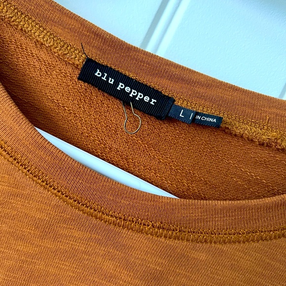 Blu pepper embroidered top. Puff dropsleeve. Size L. Floral and gathered details - Picture 3 of 5